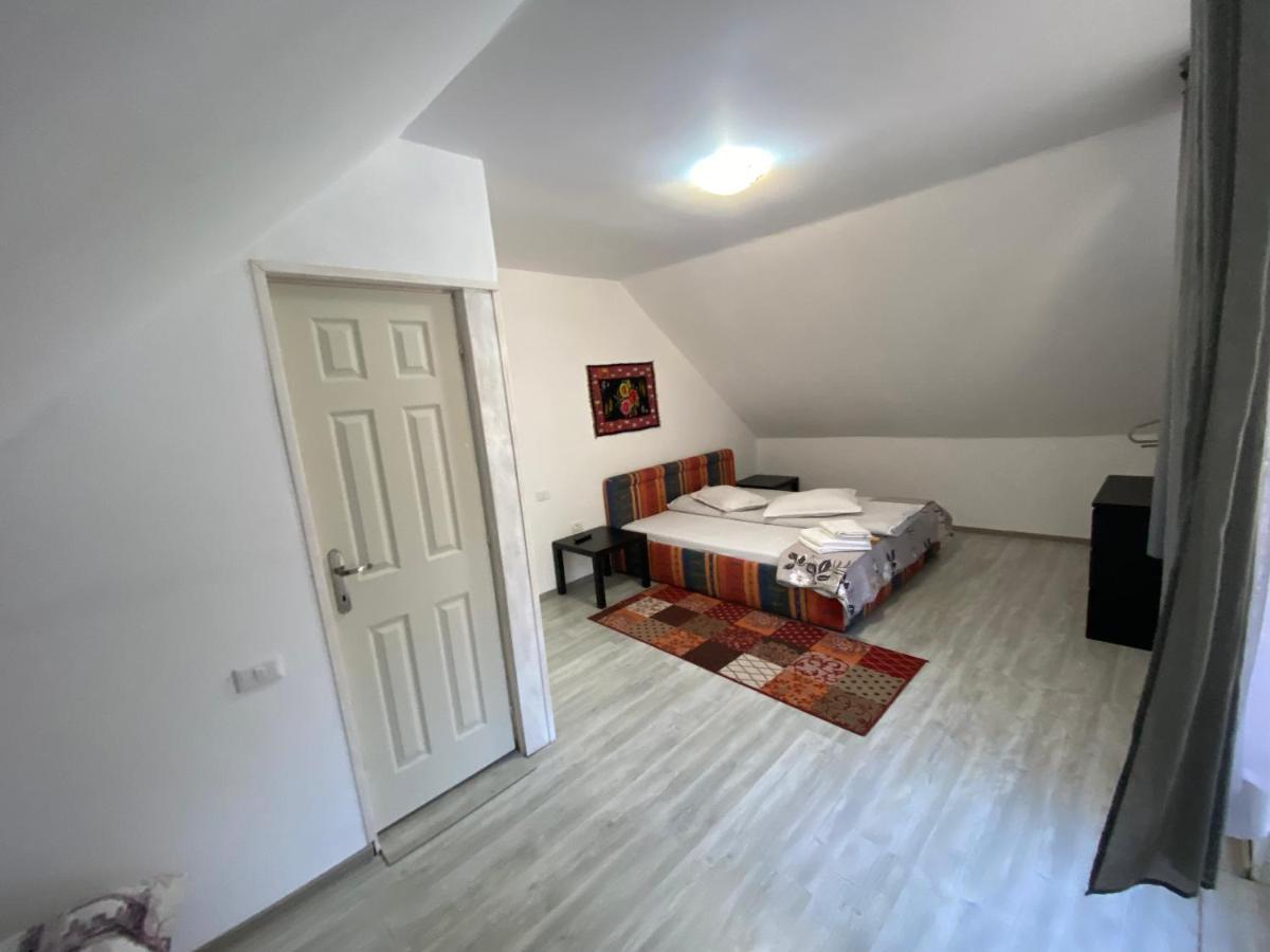 Casa Mili Hotel Grinties Ngoại thất bức ảnh