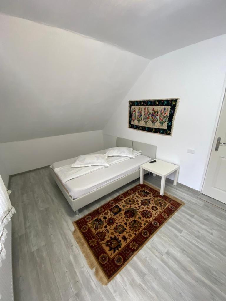 Casa Mili Hotel Grinties Ngoại thất bức ảnh