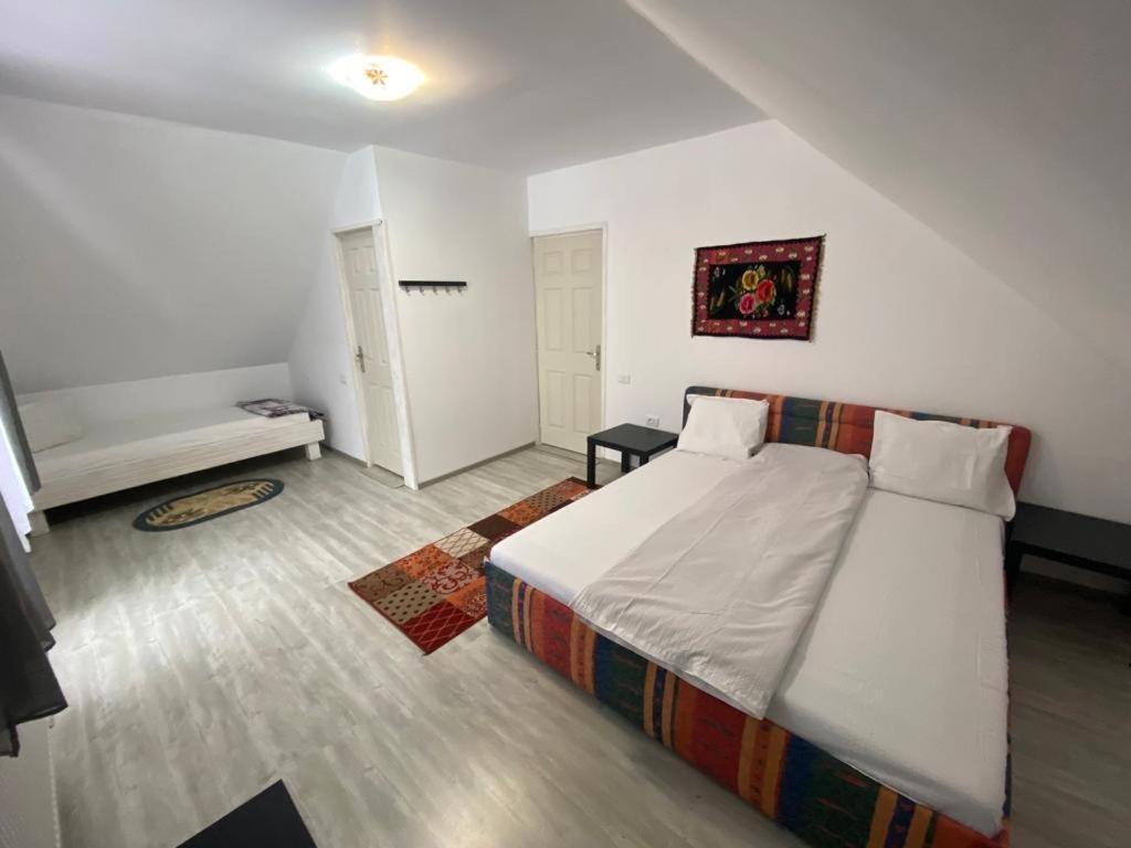 Casa Mili Hotel Grinties Ngoại thất bức ảnh